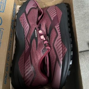 Brooks Women’s Cascadia 15 Trail Shoes NEW Size 10.5 M